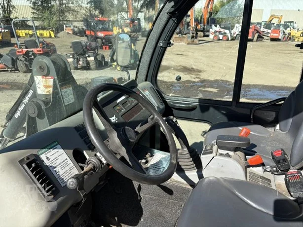 Second image of 2018 BOBCAT TOOLCAT 5600