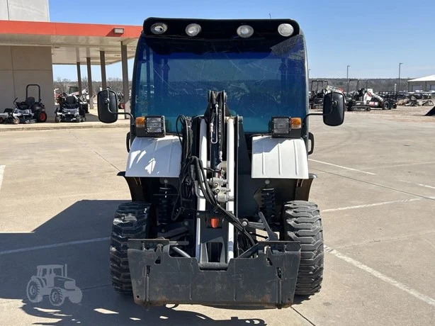 Second image of 2021 BOBCAT TOOLCAT 5600