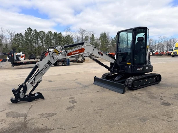 Second image of 2026 BOBCAT E35