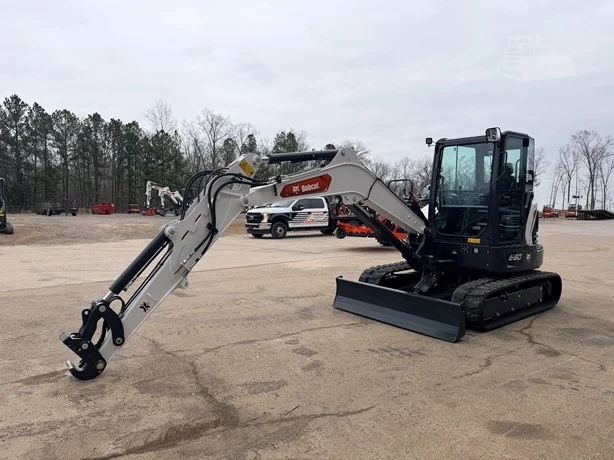 Second image of 2026 BOBCAT E60