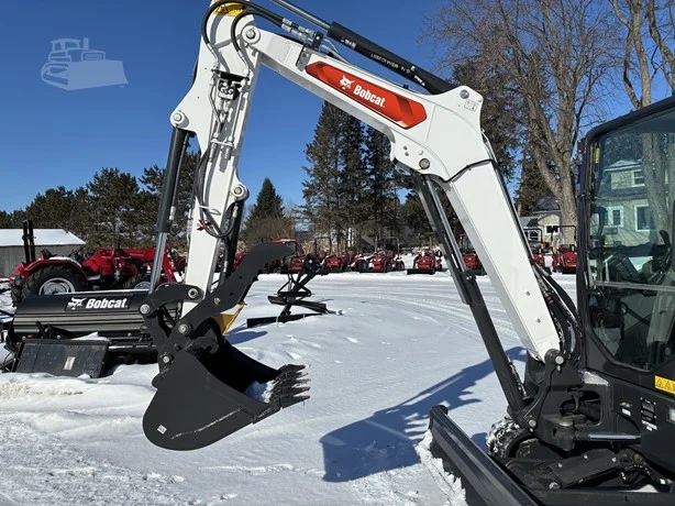 Second image of 2026 BOBCAT E35R