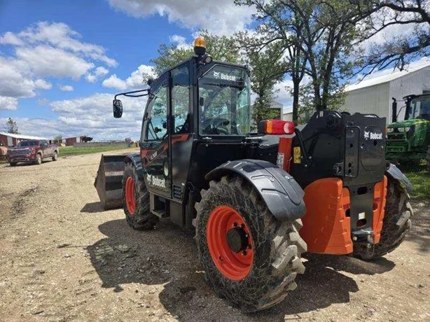 Second image of 2023 BOBCAT TL723